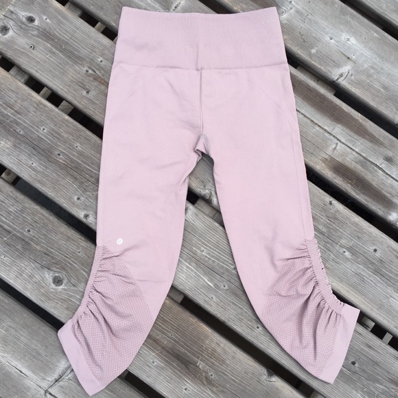 Rare Lululemon Awakening Crop Taryn Toomey Size 4 - Picture 8 of 11